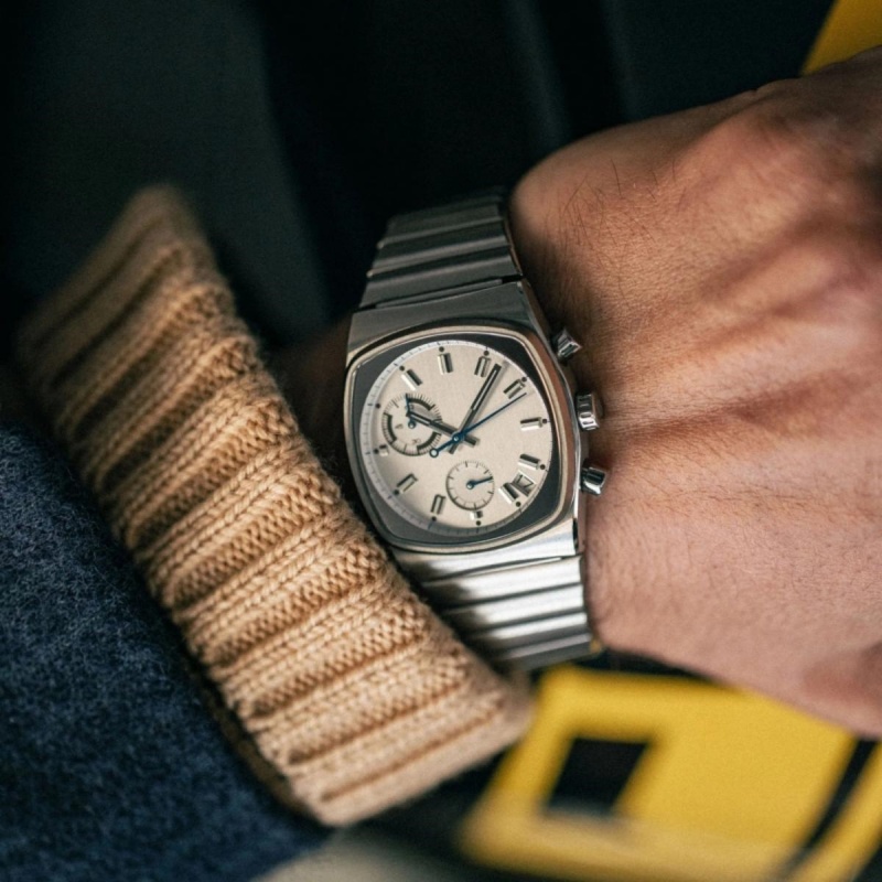 CILOA silver square sports wat - đánh giá và giá Luxury Watch Trends 2025