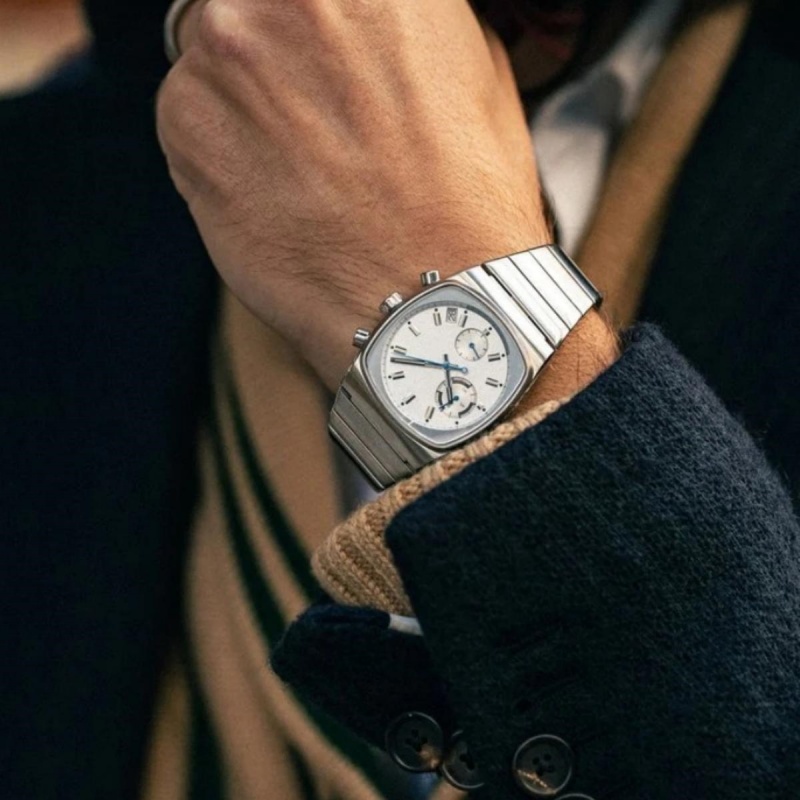 CILOA silver square sports wat - đánh giá và giá Luxury Watch Trends 2025