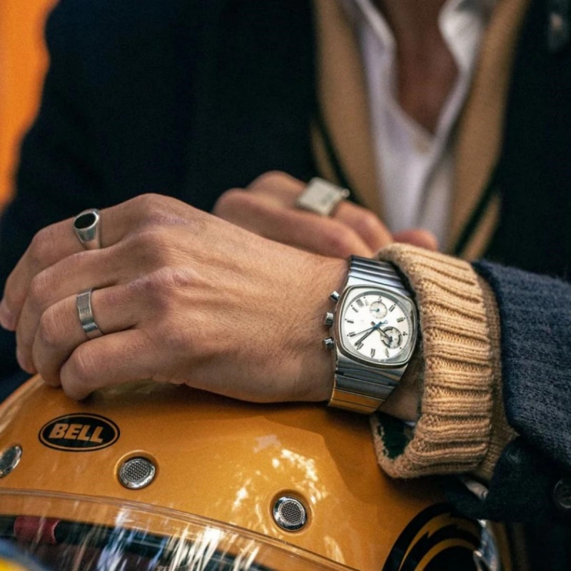 CILOA silver square sports wat - đánh giá và giá Luxury Watch Trends 2025
