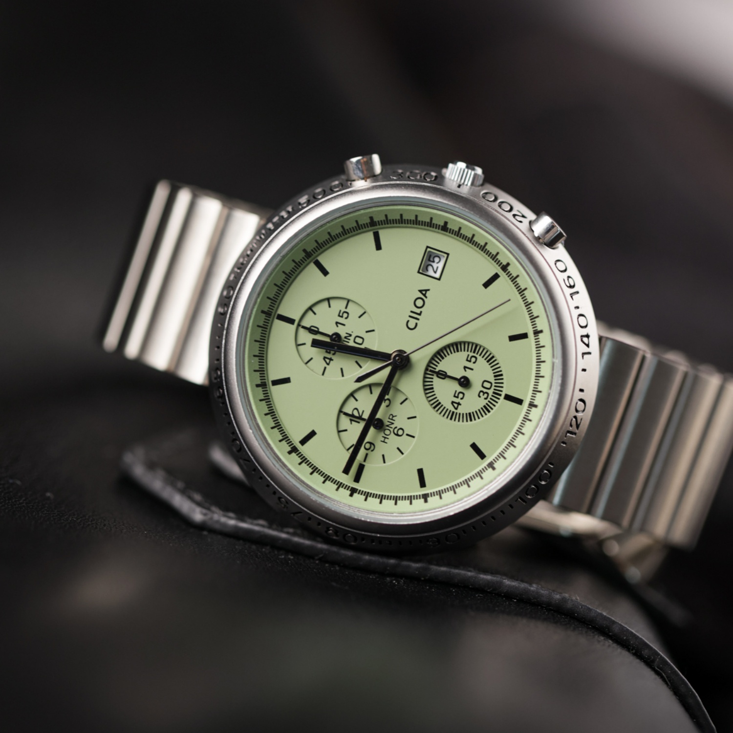 CILOA large dial high-end watc - đánh giá và giá Luxury Watch Trends 2025